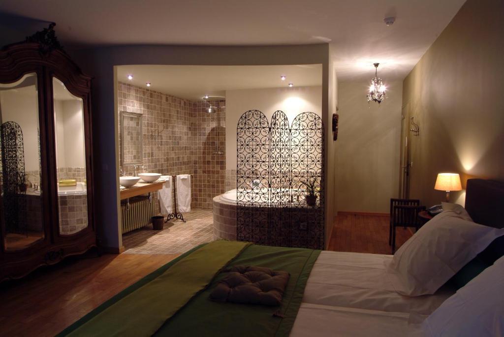Charmehotel Manoir Ogygia โปเปอริงเงอ ห้อง รูปภาพ