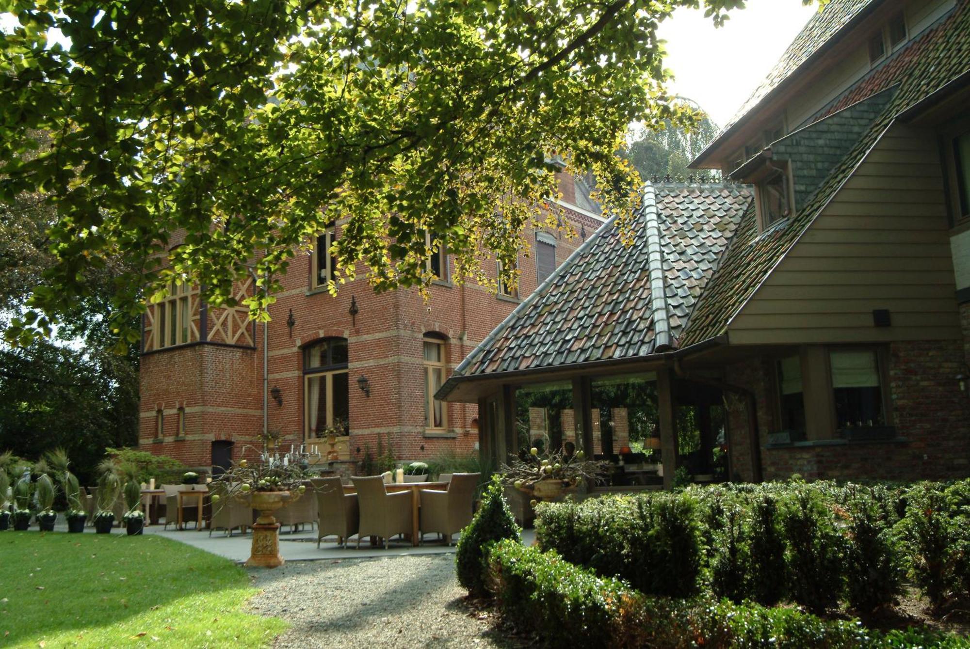 Charmehotel Manoir Ogygia โปเปอริงเงอ ภายนอก รูปภาพ